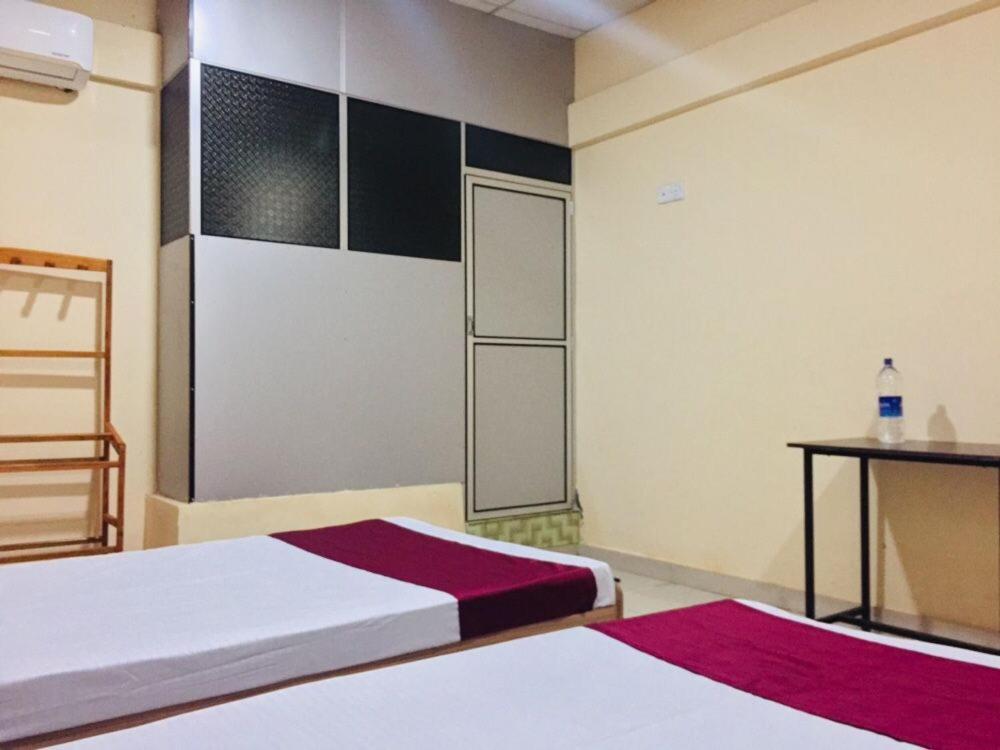Hb Budget Rest Hotel Jaffna Ngoại thất bức ảnh