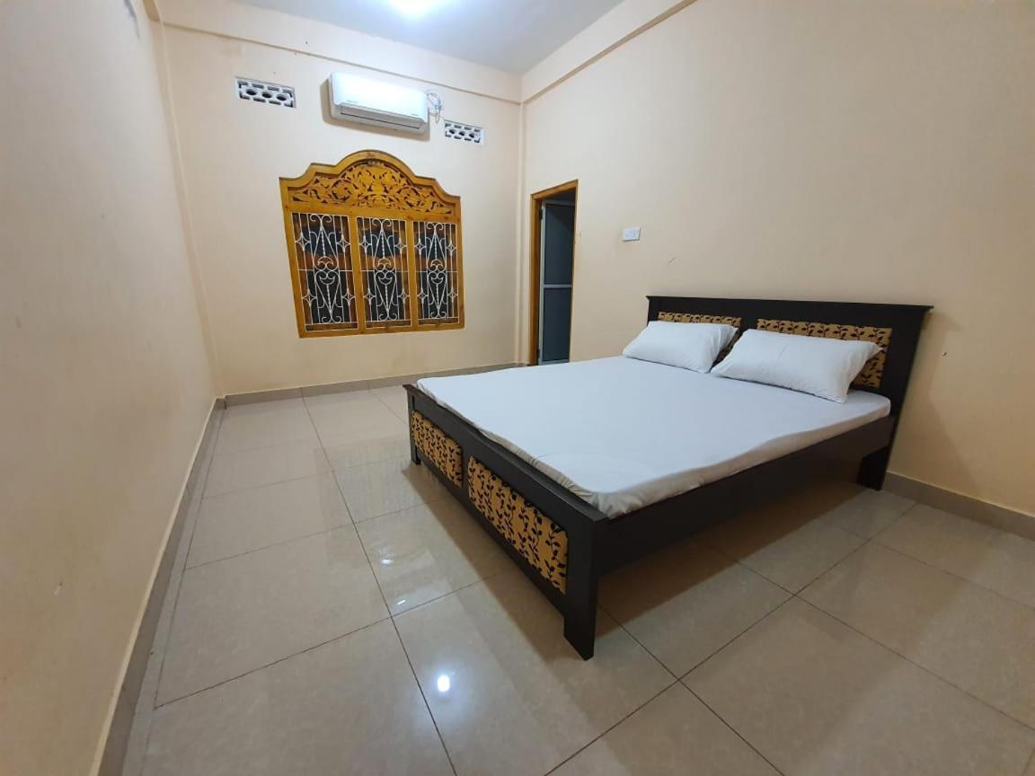 Hb Budget Rest Hotel Jaffna Ngoại thất bức ảnh